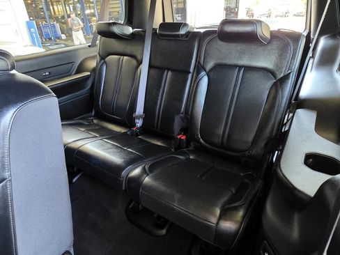Used 2024 Jeep Wagoneer L Series II RWD image 16
