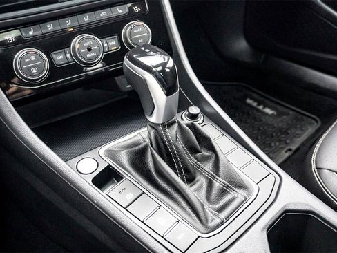 Used 2023 Volkswagen Jetta SE image 25