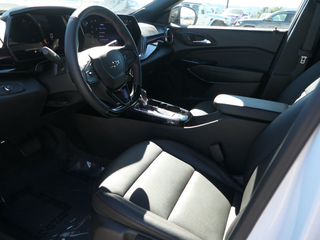 Used 2025 Chevrolet Trax RS w/ Driver Confidence Package FWD image 10
