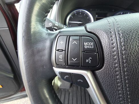 Used 2019 Toyota Highlander Limited Platinum image 18