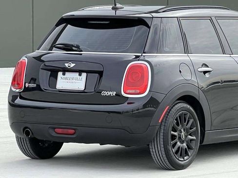 Used 2016 MINI Cooper 4-Door Hardtop image 8