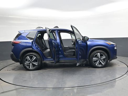 Used 2023 Nissan Rogue SL image 34