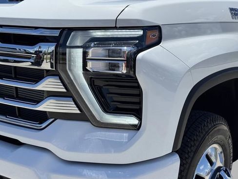 New 2025 Chevrolet Silverado 3500 High Country w/ High Country Premium Package AWD/4WD image 9