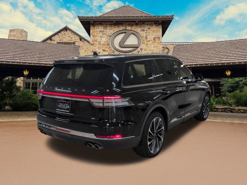 Used 2020 Lincoln Aviator Reserve w/ Equipment Group 202A AWD/4WD image 3