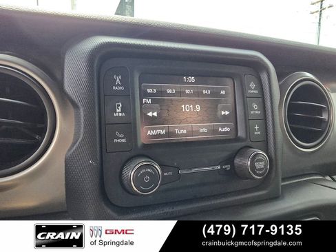 Used 2020 Jeep Gladiator Sport w/ Quick Order Package 24S AWD/4WD image 16