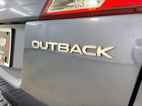 Used 2014 Subaru Outback 2.5i Limited AWD/4WD image 9