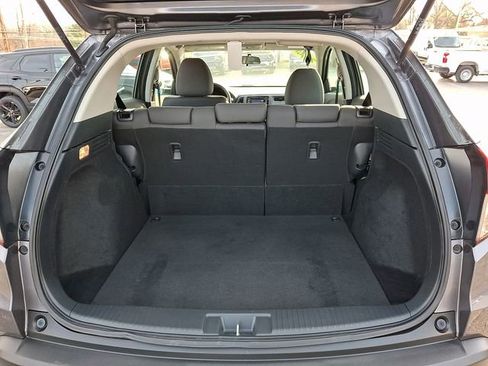 Used 2021 Honda HR-V LX image 27