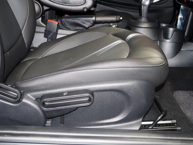 Used 2024 MINI Cooper 2-Door Hardtop FWD image 51