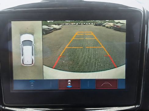 Used 2019 Chevrolet Traverse Premier w/ Driver Confidence II Package FWD image 28