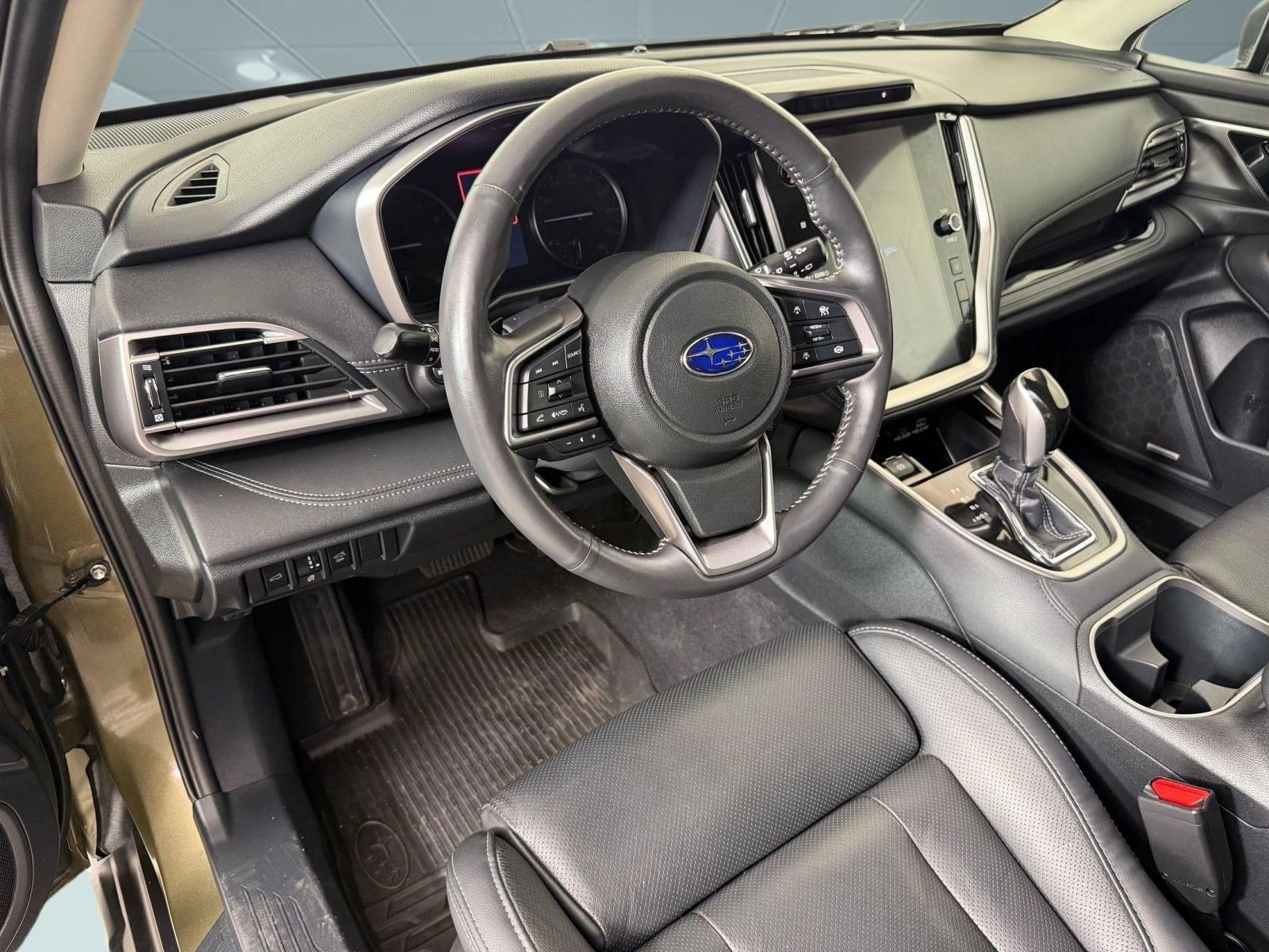 Used 2025 Subaru Outback Touring XT AWD/4WD image 4