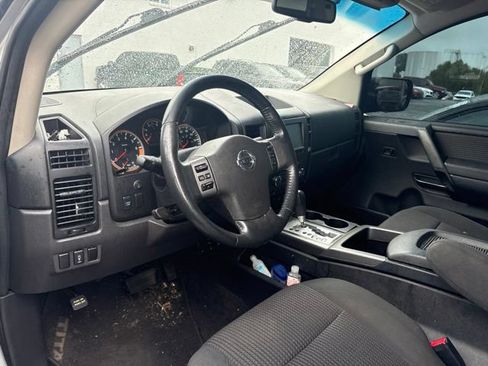 Used 2012 Nissan Titan SV w/ SV Value Truck Pkg AWD/4WD image 19