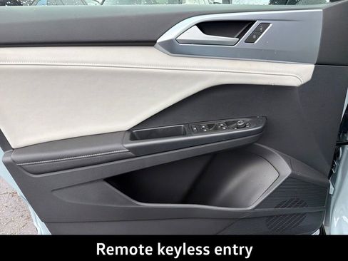 New 2026 Volkswagen Taos SE AWD/4WD image 11