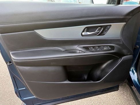 Certified 2025 Nissan Murano SL image 17