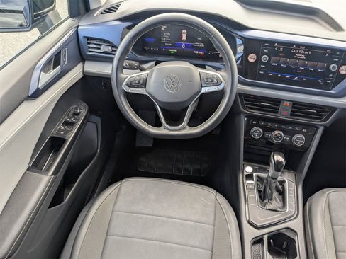 Used 2024 Volkswagen Taos SE image 17