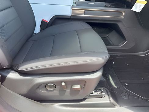 New 2025 GMC Hummer EV 2X w/ LPO, Dark Essentials Package image 29