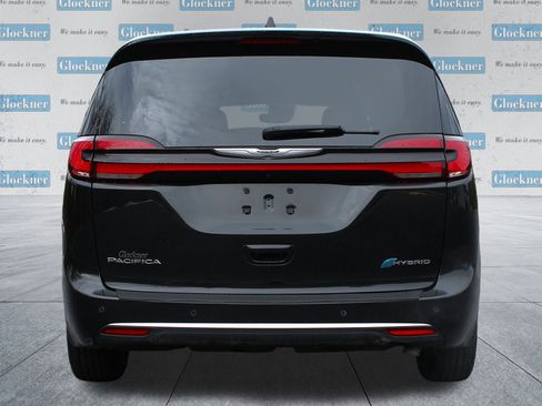 Used 2023 Chrysler Pacifica Touring-L image 7