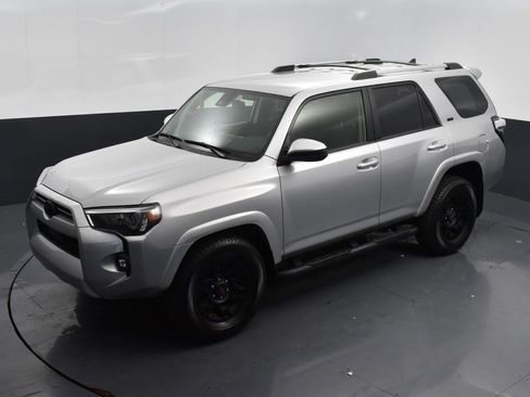 Used 2023 Toyota 4Runner SR5 image 15
