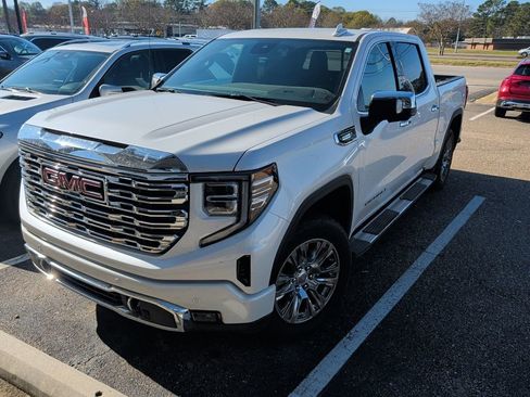 Used 2025 GMC Sierra 1500 Denali image 3