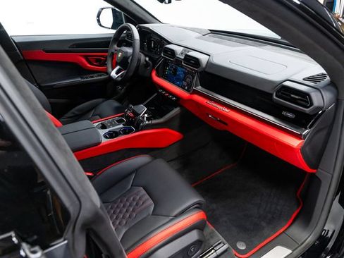 Used 2025 Lamborghini Urus SE AWD/4WD image 36