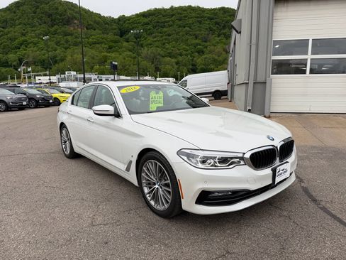 Used 2018 BMW 530e xDrive AWD/4WD image 2