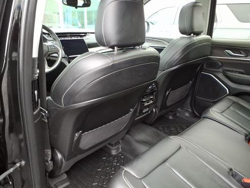 Used 2021 Jeep Grand Cherokee L Limited AWD/4WD image 10