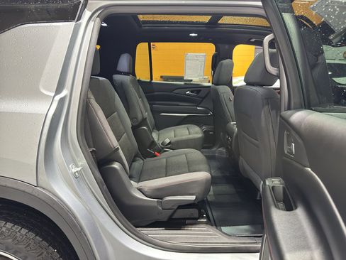 Used 2024 Chevrolet Traverse Z71 w/ Enhanced Driving Package AWD/4WD image 20