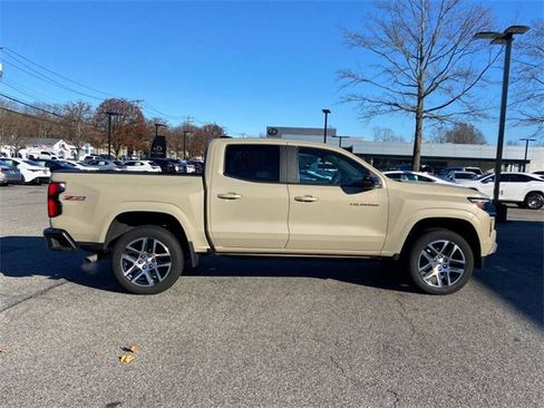Used 2023 Chevrolet Colorado Z71 w/ Z71 Convenience Package 2 image 4