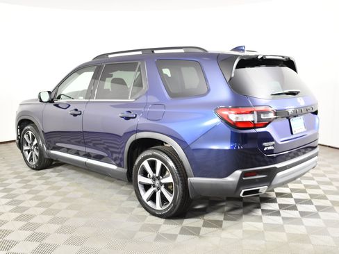 Used 2025 Honda Pilot Touring image 8