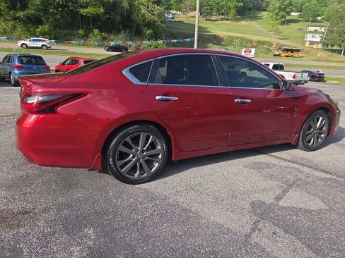 Used 2018 Nissan Altima 2.5 SR w/ SR Special Edition FWD image 3