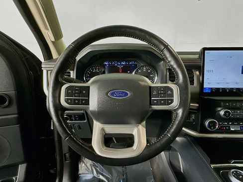 Used 2024 Ford Expedition Max XLT image 15