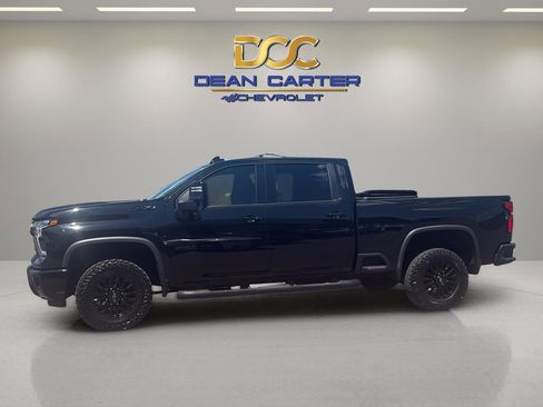 Used 2024 Chevrolet Silverado 2500 LTZ w/ LTZ Plus Package AWD/4WD image 2