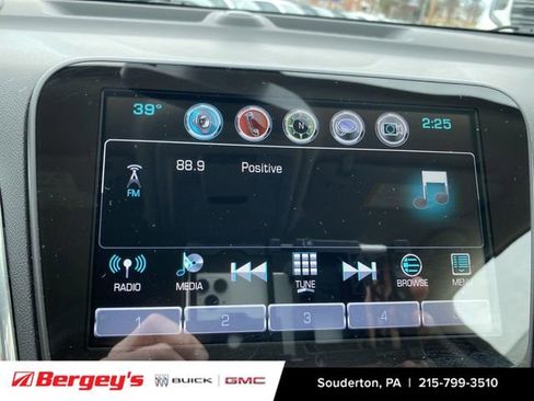 Used 2018 Chevrolet Equinox Premier image 15