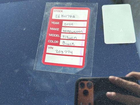 Used 2024 Volkswagen Tiguan S image 11