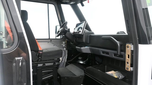 Used 2024 Chevrolet Brightdrop 400 w/ Commercial Equipment Package AWD/4WD image 12
