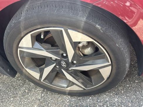 Used 2023 Hyundai Elantra SEL w/ Convenience Package FWD image 8