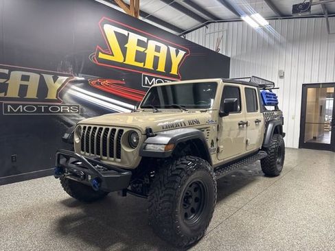 Used 2020 Jeep Gladiator Sport image 1