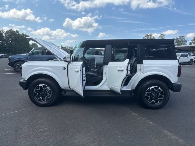 Used 2025 Ford Bronco Outer Banks AWD/4WD image 26