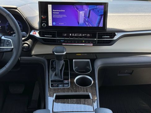 Certified 2026 Toyota Sienna Limited FWD image 22