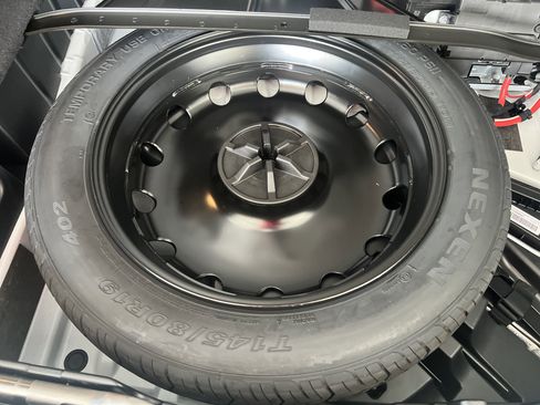 Certified 2025 Mercedes-Benz GLC 300 image 14