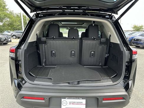 New 2025 Nissan Pathfinder SV w/ SV Premium Package image 12
