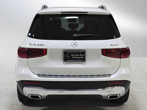 New 2026 Mercedes-Benz GLB 250 4MATIC image 4
