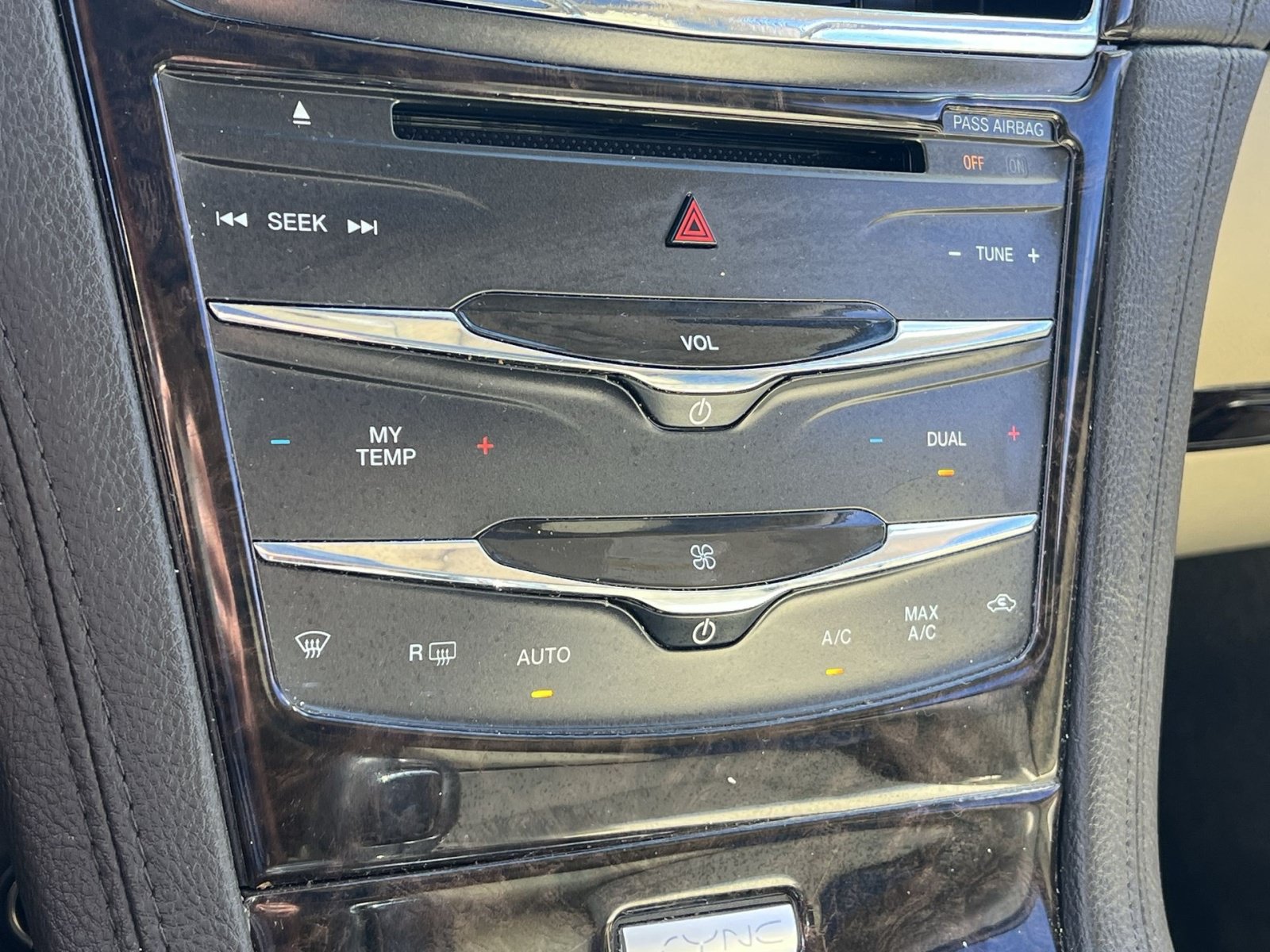 Used 2018 Lincoln MKT AWD w/ Technology Package image 29