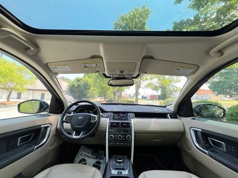 Used 2019 Land Rover Discovery Sport HSE AWD/4WD image 24