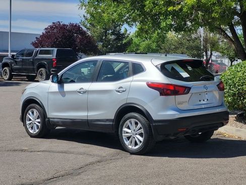 Used 2018 Nissan Rogue Sport S w/ S Appearance Package FWD image 3
