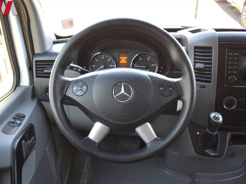 Used 2016 Mercedes-Benz Sprinter 2500 image 15