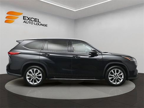 Used 2022 Toyota Highlander Limited image 6