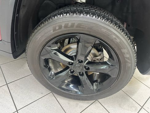 Used 2024 Jeep Grand Cherokee Altitude AWD/4WD image 15