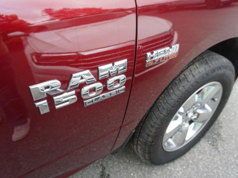 Used 2019 RAM 1500 Express w/ Express Value Package AWD/4WD image 5