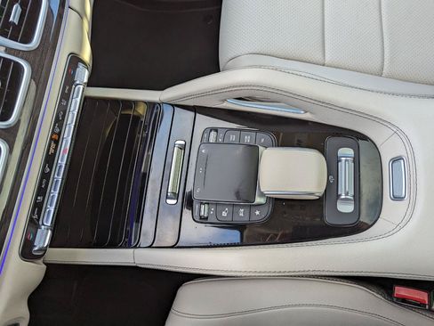 Used 2022 Mercedes-Benz GLS 450 4MATIC image 23