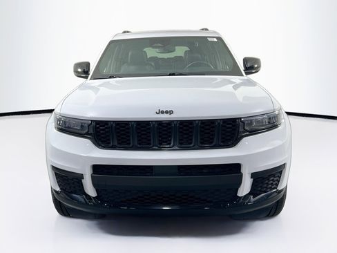 Used 2022 Jeep Grand Cherokee L Laredo image 2